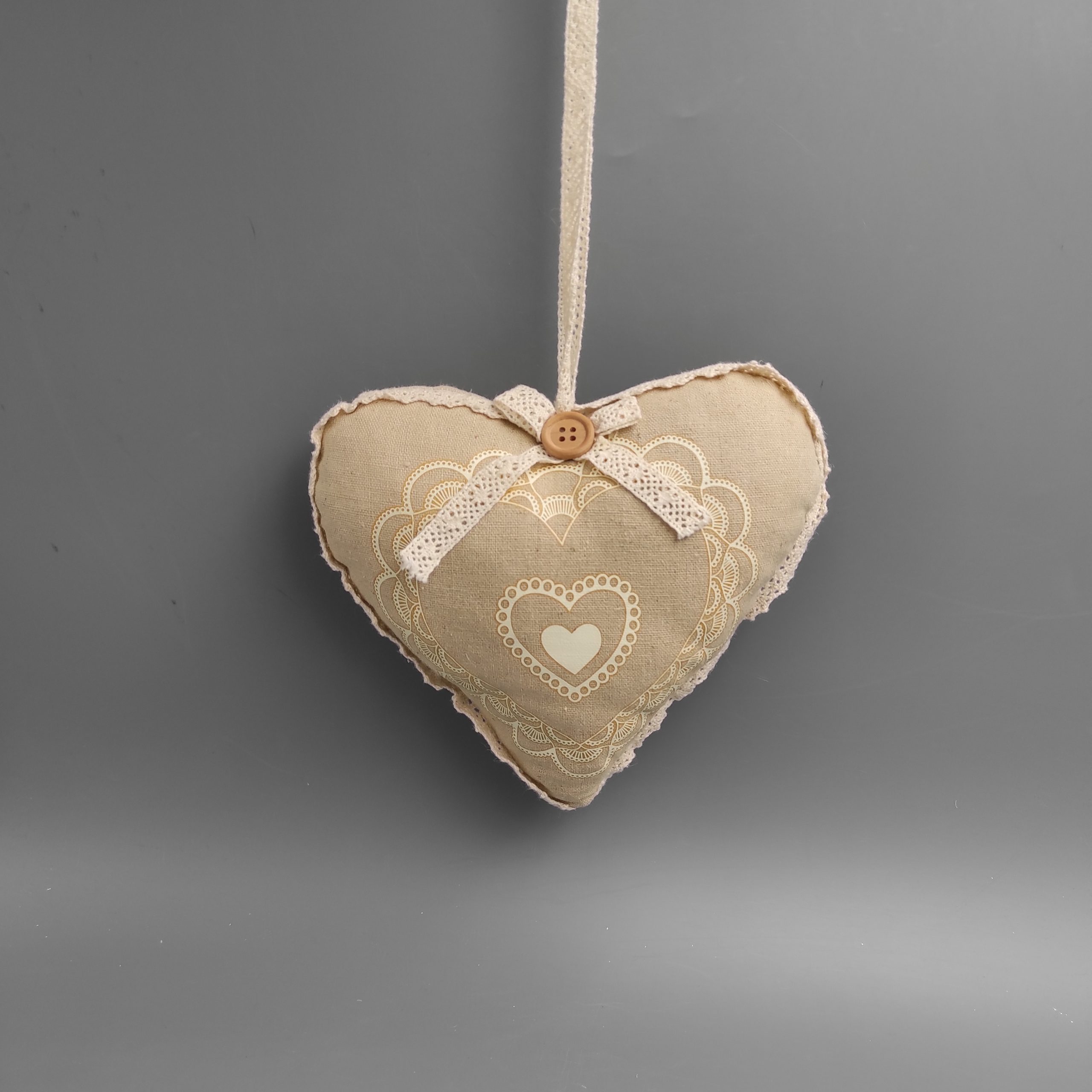 Szív csipke akasztóval
