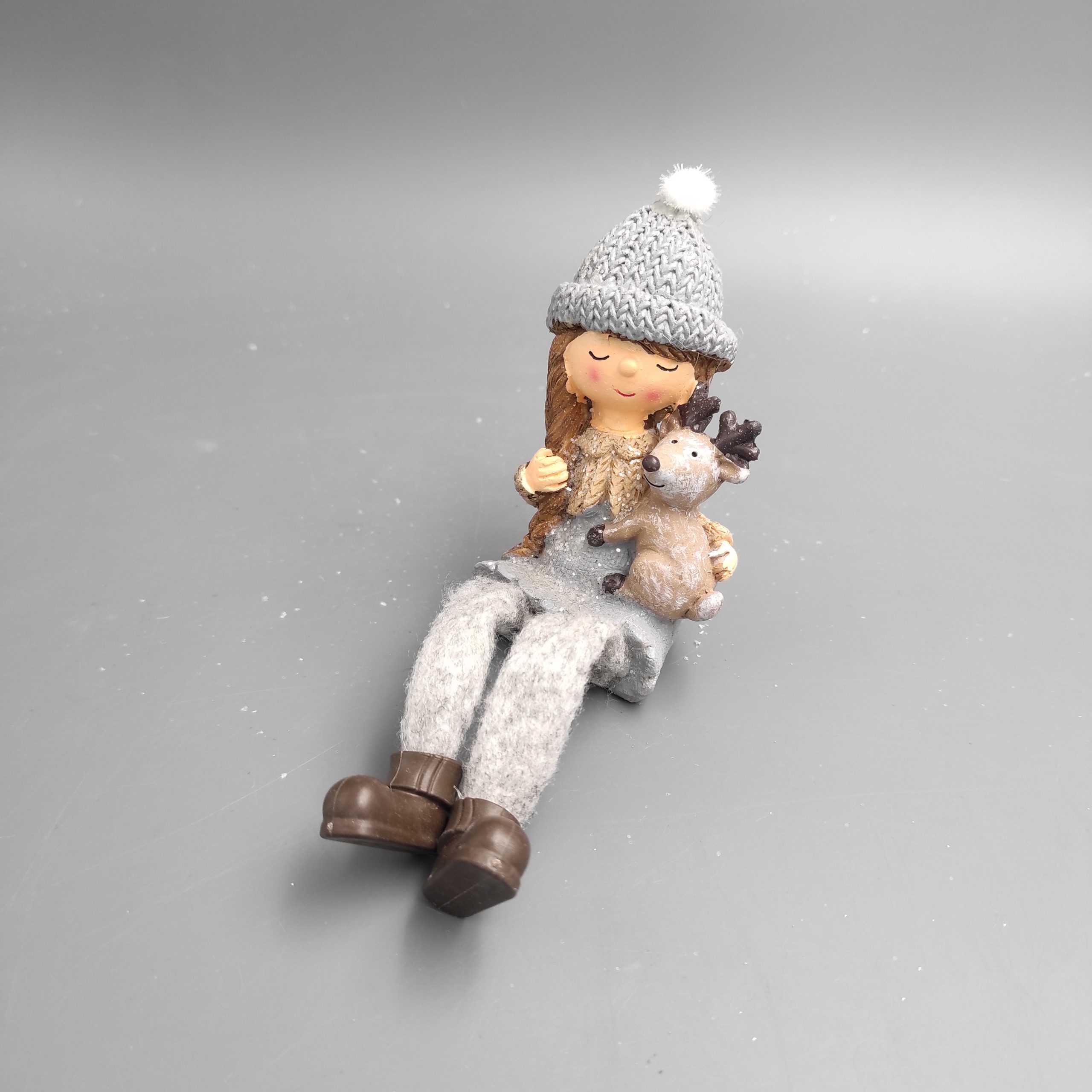 Kislány lógólábú