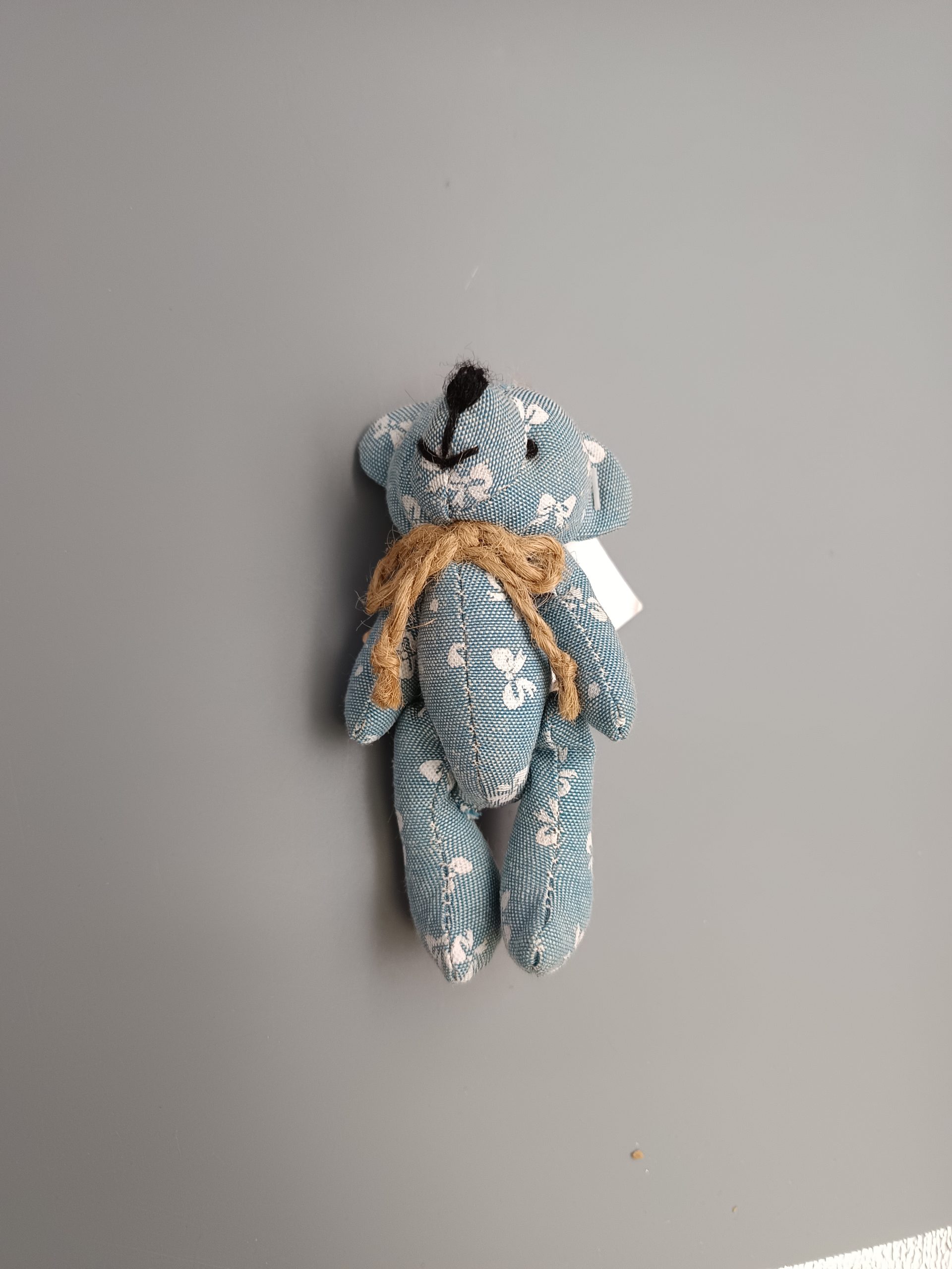 Textil maci akasztóval