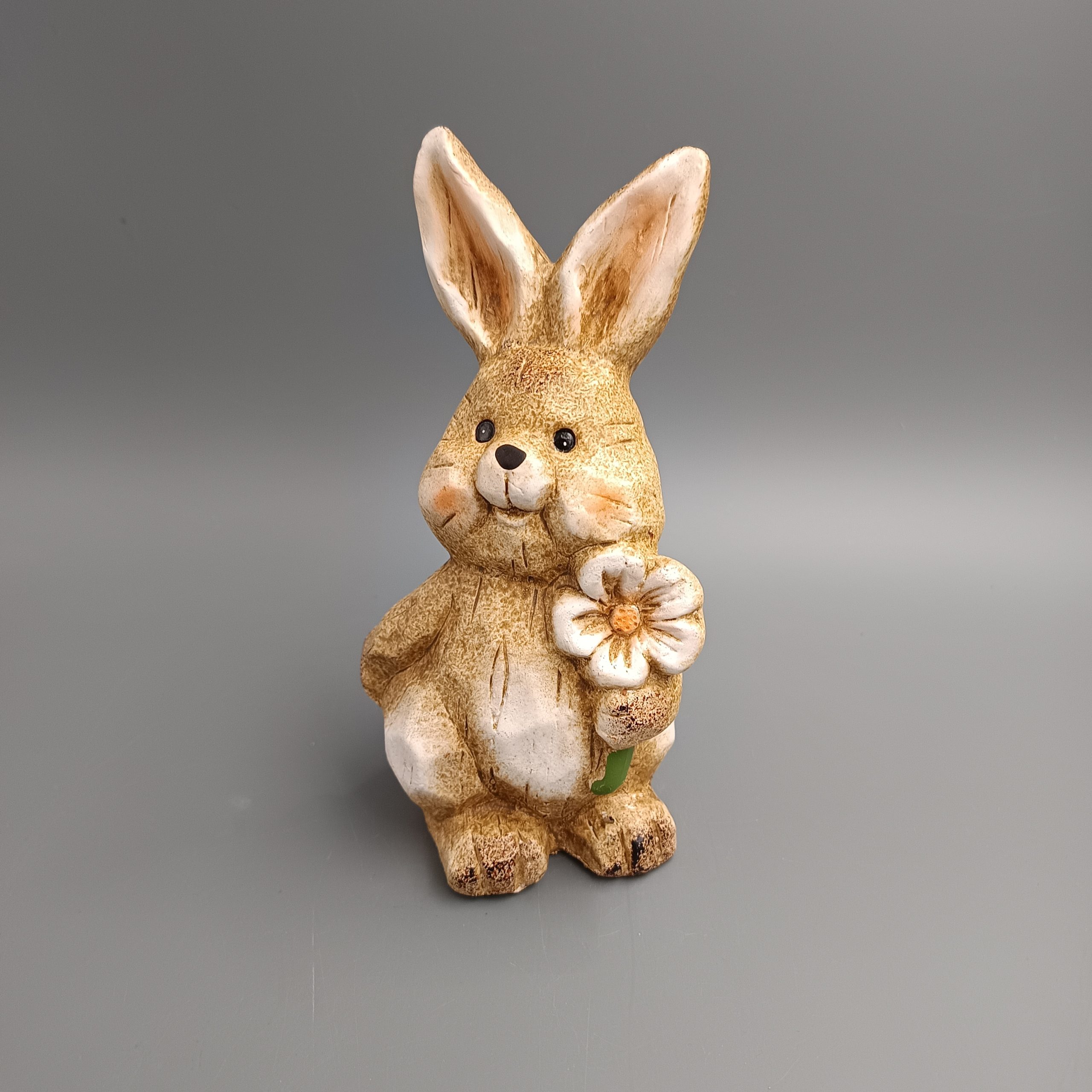 Álló nyuszi kerámiából