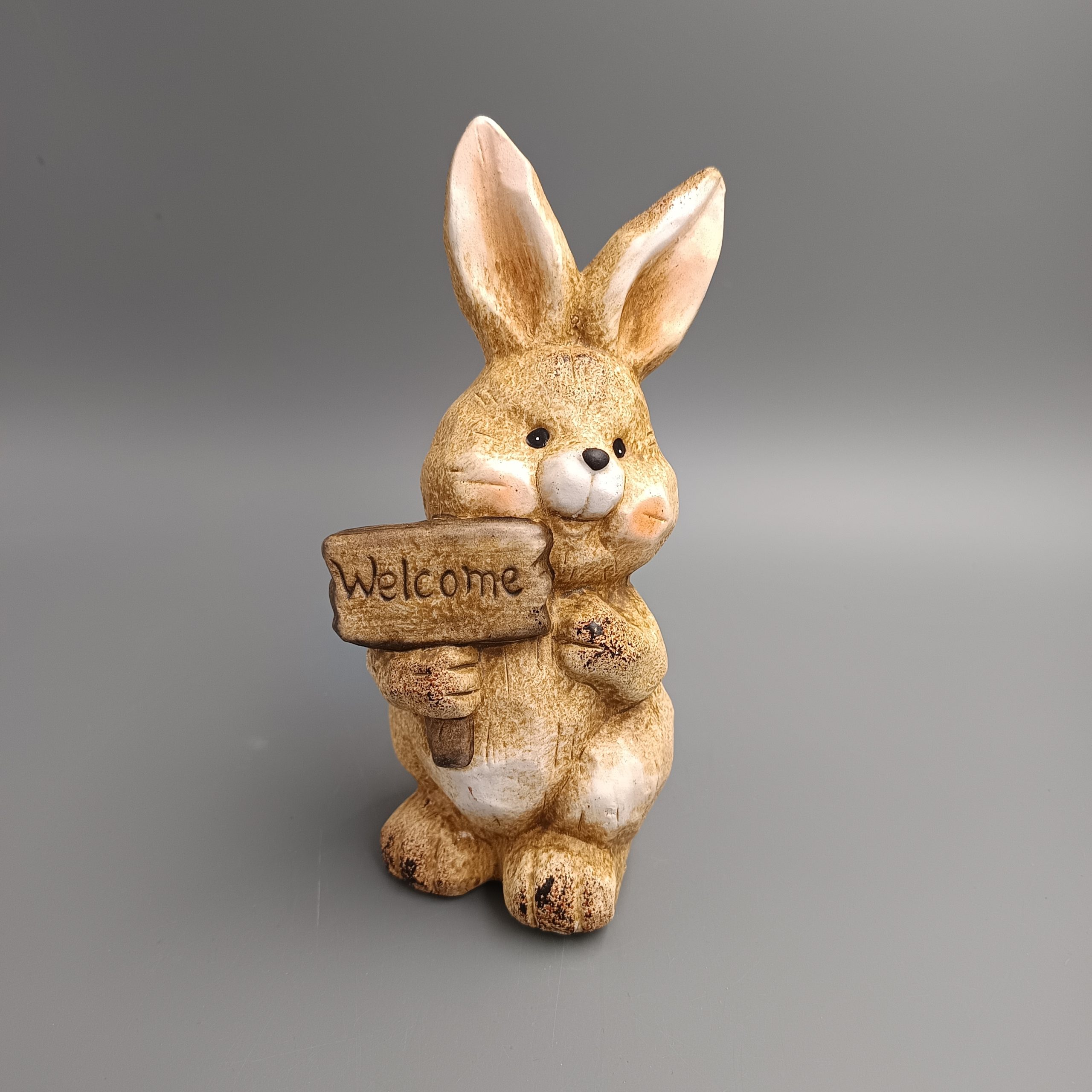 Álló nyuszi nagy fülekkel