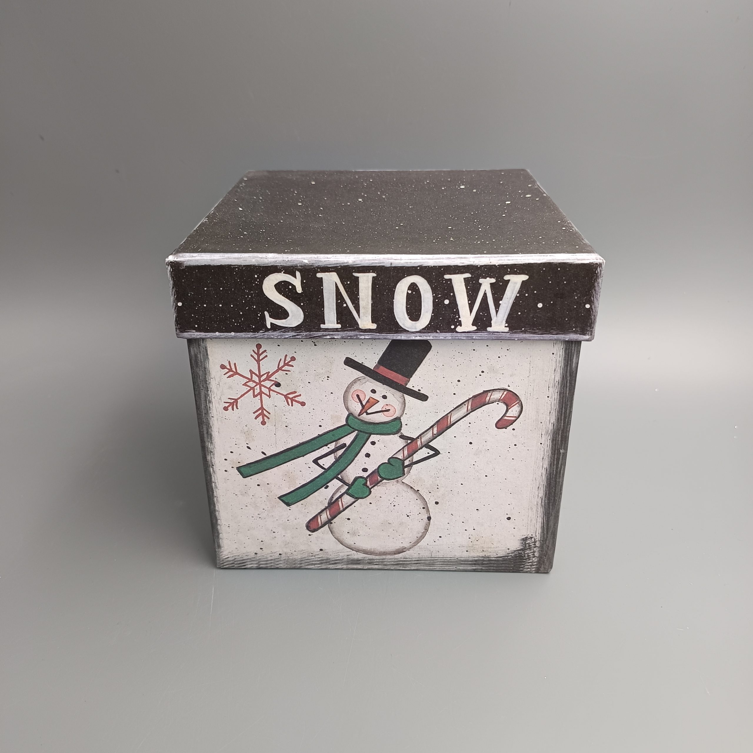 Ajándékdoboz papírból